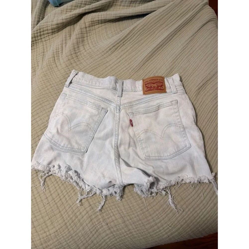 Levi’s High Rise Shorts - Picture 1 of 6